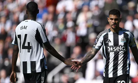 CĐV Newcastle thích thú với "lời thách thức" của Guimaraes dành cho Isak