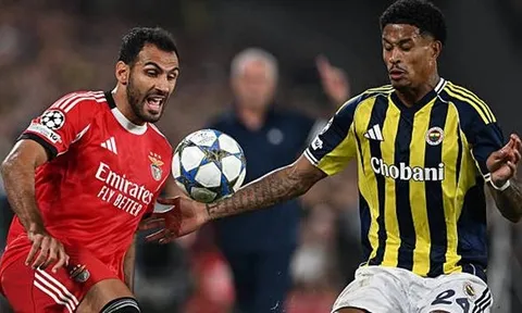 Fenerbahce của Mourinho bị Benfica 10 người cầm hòa sau tranh cãi VAR
