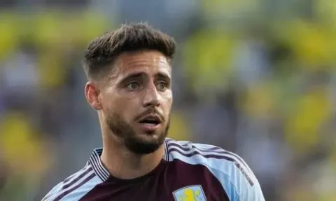 Hậu vệ Aston Villa, Alex Moreno sắp hoàn tất chuyển nhượng sang Girona