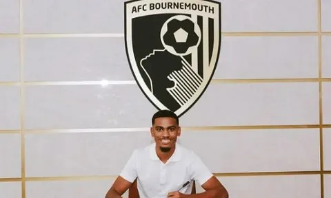 CHÍNH THỨC: Học trò Ten Hag trở thành tân binh thứ 7 của Bournemouth