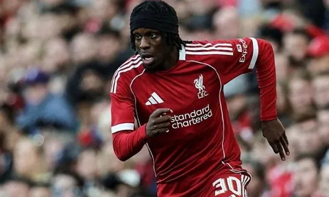 NÓNG! Liverpool mất Frimpong vì chấn thương gân kheo