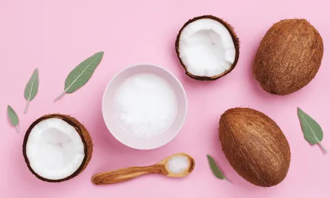 6 loại nguyên liệu rẻ tiền được coi là nước tẩy trang tự nhiên an toàn và nuôi dưỡng làn da