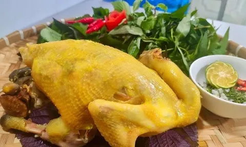 Luộc gà bằng nước là dại: Cách luộc gà không cần nước ngon từ thịt ngọt từ xương, không biết quá phí