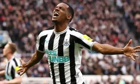 Rooney cảnh báo Isak không còn đường trở lại Newcastle
