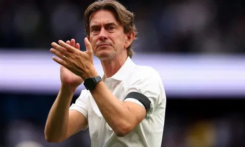 HLV Tottenham công khai đá xoáy Eberechi Eze