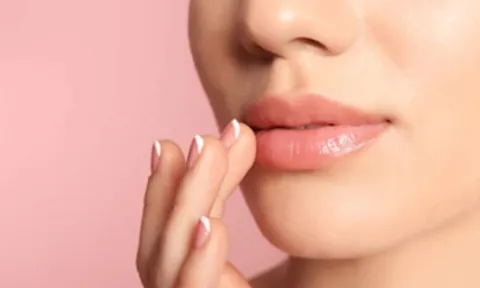Mách nàng 5 công thức dưỡng môi đơn giản giúp đôi môi mềm mại, hồng hào