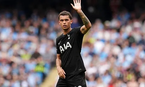 Brennan Johnson tự hào sau khi ghi bàn hạ Man City