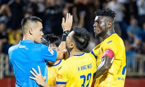 Tình huống tranh cãi khi không có VAR trận SLNA 2-1 Nam Định