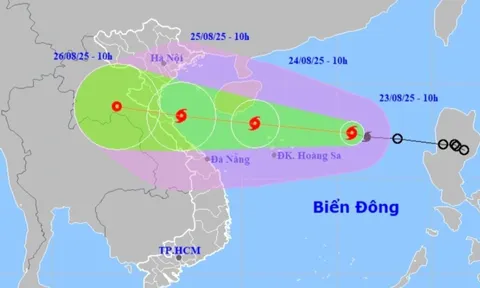 Cảnh báo Bão số 5 tăng cấp, đổ bộ đất liền Việt Nam có thể còn tiếp tục tăng