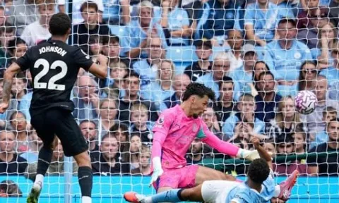 Cách Tottenham khai thác hàng thủ dâng cao của Man City để giành chiến thắng