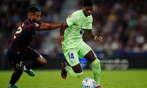 Một Marcus Rashford lạc lõng tại Barcelona