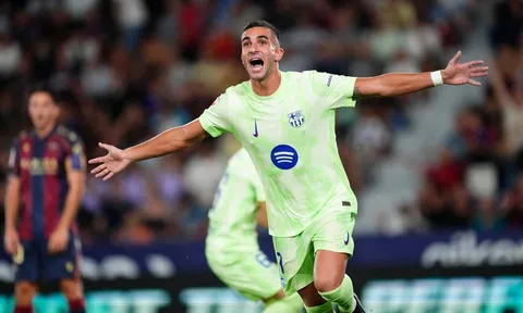 Ferran Torres tiết lộ chỉ đạo của Flick giúp Barca ngược dòng