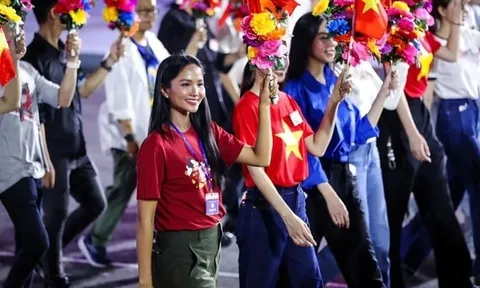 H'Hen Niê bất ngờ lộ bí mật đã giữ kín suốt gần nửa năm