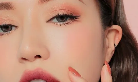 Mách nàng cách trang điểm má hồng trong veo tôn nhan sắc rạng rỡ