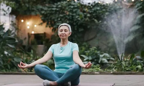 Người sống thọ 100 tuổi thường có 4 thói quen này vào buổi sáng