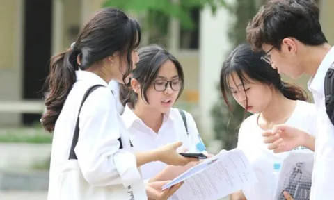 Nhiều ngành học có điểm chuẩn cao chót vót, đạt 9,6 điểm/môn vẫn bị trượt