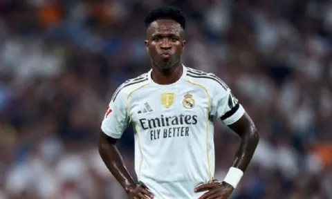 Xabi Alonso giải thích lý do để Vinicius dự bị