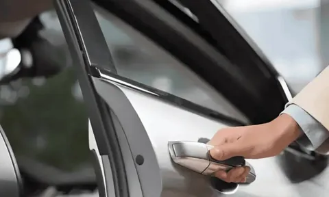 6 điều tuyệt đối không làm khi đi xe người khác: Dù là bạn thân cũng sẽ thấy khó chịu
