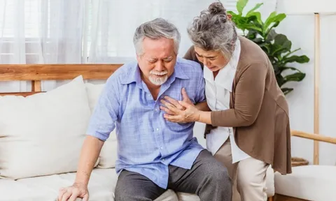 Người sau 40 tuổi nên tập ngay 3 thói quen buổi sáng này để tránh đột quỵ