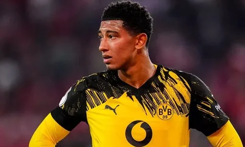 Cha mẹ Bellingham bị cấm vào phòng thay đồ Dortmund