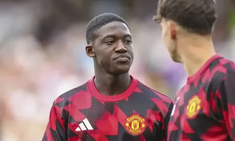 NÓNG: Man Utd chuẩn bị có động thái với Mainoo