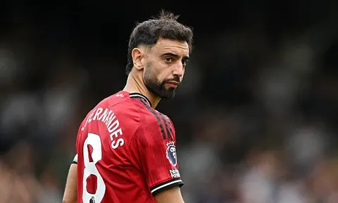Canh bạc của Man United: Hy sinh Bruno Fernandes cho cuộc cách mạng hàng tiền vệ?