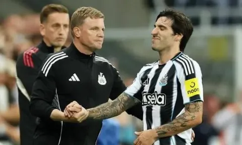 Newcastle đối mặt với thách thức chuyển nhượng: Vụ Isak, tiền vệ và tiền đạo mới