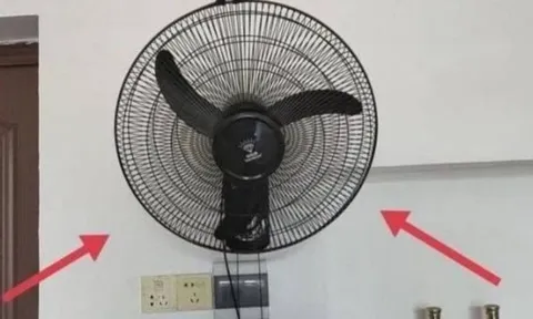 Dùng túi nilon vệ sinh quạt sạch bóng mà không cần tháo khung – mẹo đơn giản ai cũng làm được