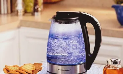 Loại nước này mọi người uống hàng ngày nhưng tăng nhiệt độ lên thì có thể gây ung thư mà ít người biết