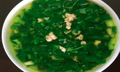Những người không nên ăn rau cải