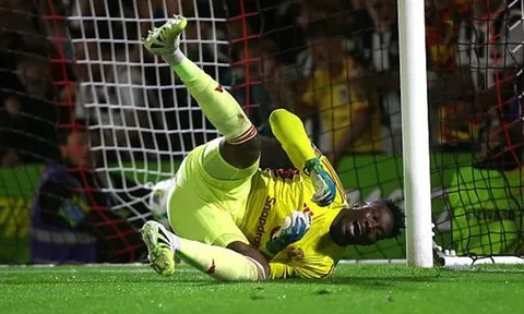 Thua sốc Grimsby, Amorim lên tiếng bảo vệ Onana