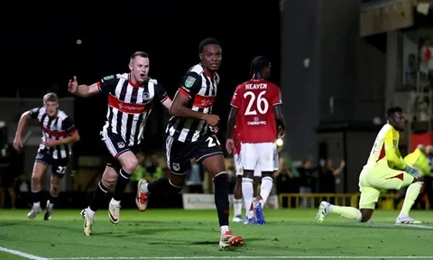 Grimsby loại MU, đội hình còn yếu hơn nhiều CLB V.League