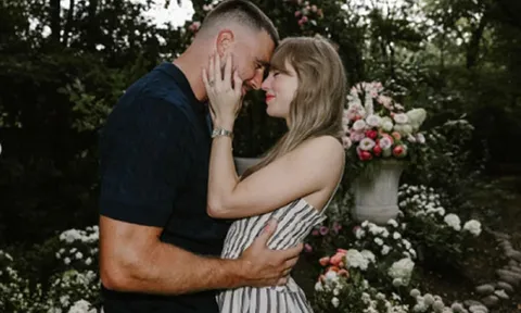Taylor Swift gợi ý 6 outfit hẹn hò ngọt ngào, sang chảnh
