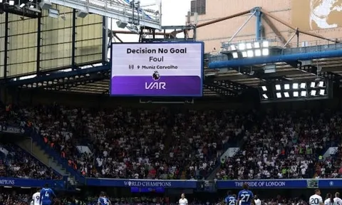 HLV Marco Silva nổi giận khi VAR từ chối bàn thắng của Fulham