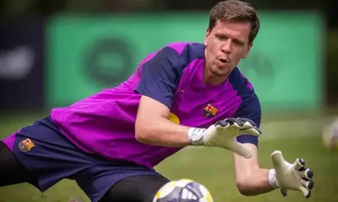 Barcelona chốt đăng ký Szczesny, Joan Garcia vẫn là số một