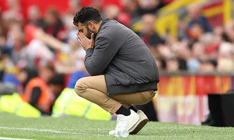 Thắng Burnley, Man United vẫn lộ ra vấn đề HLV nào cũng bó tay