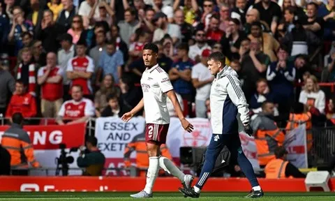 Arteta lo lắng chấn thương của Saliba sau trận Liverpool