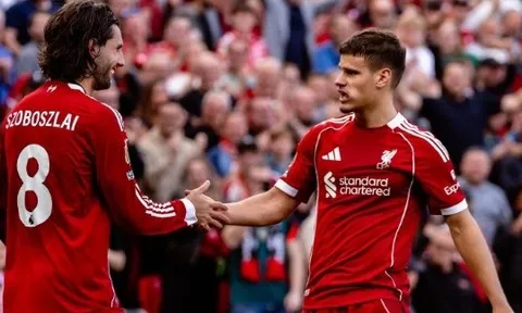 Carragher khen ngợi Van Dijk, nêu vị trí lý tưởng cho Szoboszlai