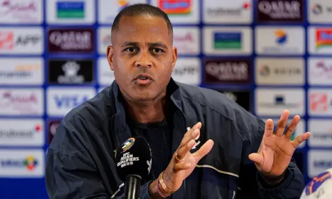 HLV Patrick Kluivert đối mặt tối hậu thư: World Cup 2026 hoặc từ chức