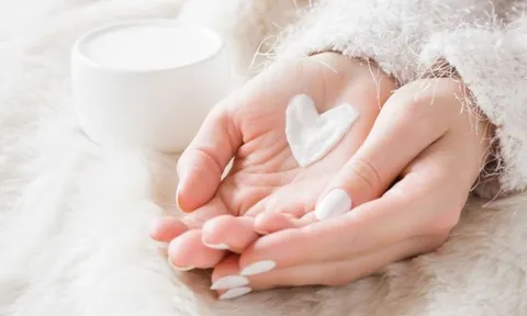 8 mẹo đơn giản chăm sóc da khô ráp ngày Thu