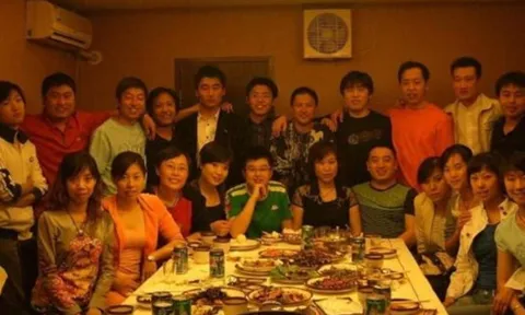 Đi họp lớp ai cũng gặp: 4 kiểu người luôn có mặt và 3 kiểu vắng bóng