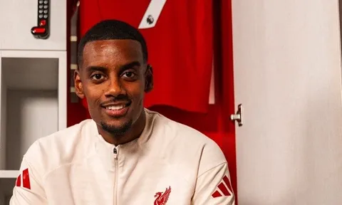 Liverpool sẽ xếp đội hình ra sao để khai thác tối đa Isak?