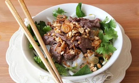 Cách làm phở trộn thịt bò thanh ngọt, tươi mát, dễ ăn, dễ làm