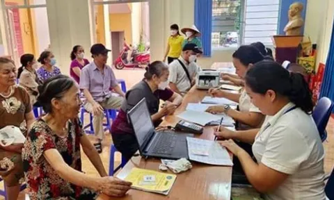 Người từ 60 tuổi không có lương hưu cần điều kiện gì để nhận trợ cấp hàng tháng?