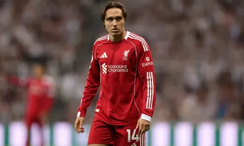 Chiesa bị loại khỏi danh sách dự Champions League của Liverpool, Ngumoha chiếm suất