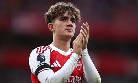 Arsenal gạch tên Jesus, trao cơ hội cho Dowman ở Champions League