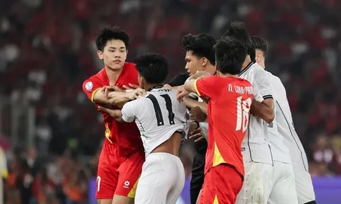 Chuyên gia Indonesia: U23 Lào "dựng xe buýt" như Việt Nam