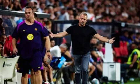Tại sao Hansi Flick khóa các cầu thủ Barcelona trong phòng thay đồ sau trận hòa Vallecano?