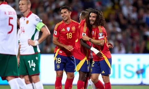 CĐV Tây Ban Nha khen ngợi Cucurella là hậu vệ trái hay nhất thế giới