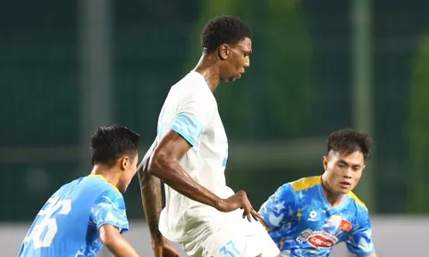 CĐV Nam Định "không biết nên vui hay buồn" sau thắng lợi 4-0 trước tuyển Việt Nam